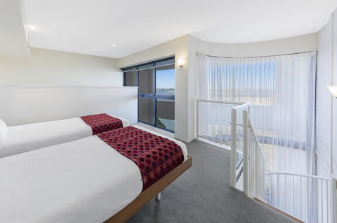 Ramada Resort By Wyndham Golden Beach - Cruises Travel 11