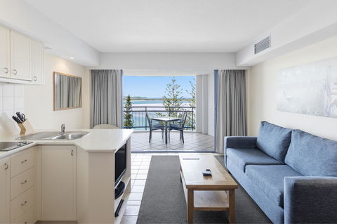 Ramada Resort By Wyndham Golden Beach - Cruises Travel 19