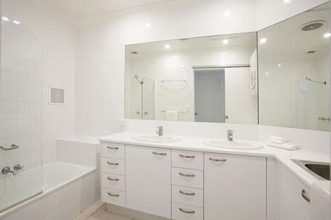 Noosa Shores Resort - Travel Search 1