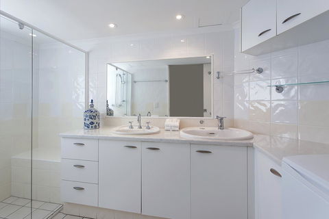 Noosa Shores Resort - Travel Search 8