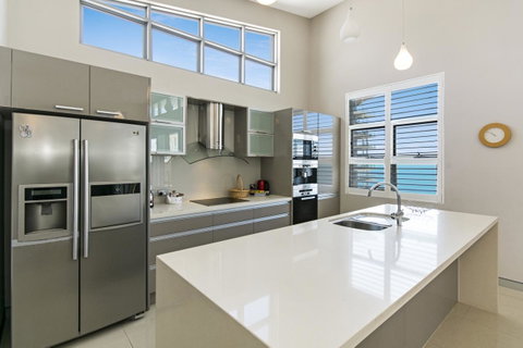 Redvue Holiday Apartments - Tourism Guide 19