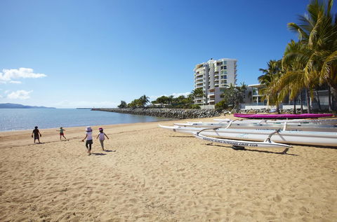Mariners North Holiday Apartments - Travel Agents 1