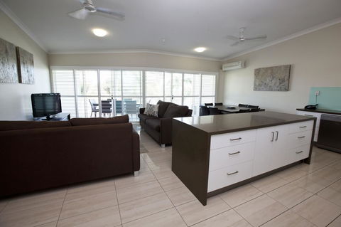 Mariners North Holiday Apartments - Travel Agents 28