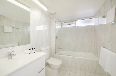 Bali Hai Apartments Noosa - Tourism Guide 11