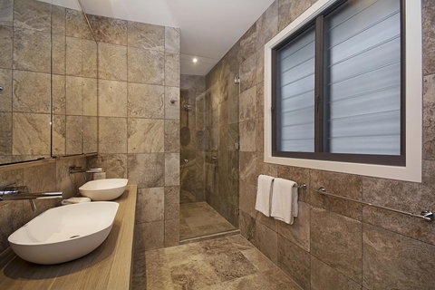 Jacaranda Noosa - Travel Agents 15