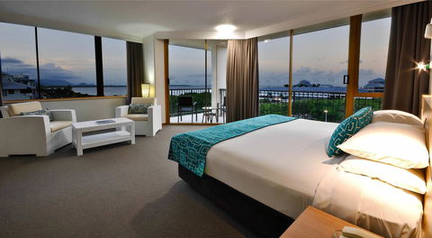 Pacific Hotel Cairns - Tourism Guide 2