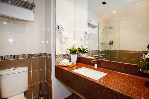 Madison Plaza Townsville - Travel Agents 12