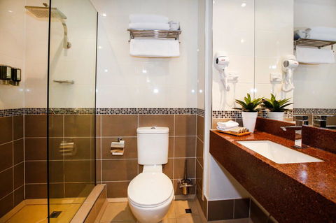 Madison Plaza Townsville - Travel Agents 11