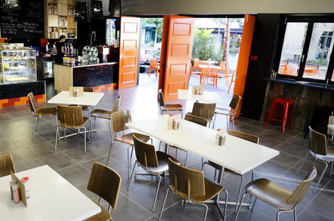 Madison Plaza Townsville - Travel Agents 3