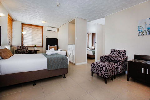 Madison Plaza Townsville - Travel Agents 6