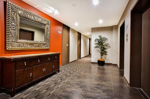 Madison Plaza Townsville - Travel Agents 9