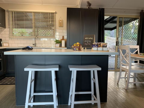 Bed & Breakfast 1 Bedroom Guest House - Travel Search 12