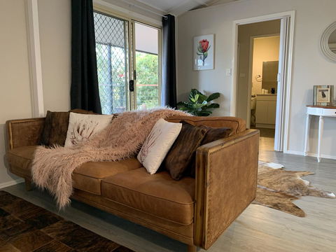 Bed & Breakfast 1 Bedroom Guest House - Travel Search 27