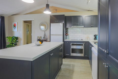 Bed & Breakfast 1 Bedroom Guest House - Travel Search 14