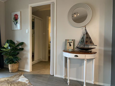 Bed & Breakfast 1 Bedroom Guest House - Travel Search 8