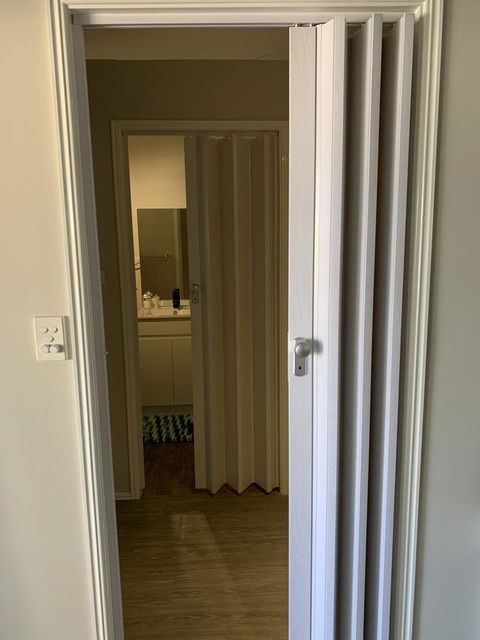 Bed & Breakfast 1 Bedroom Guest House - Travel Search 1