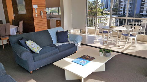 Surfers Chalet - Travel Search 19