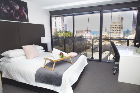 Circle Luxury Holidays - Travel Search 9