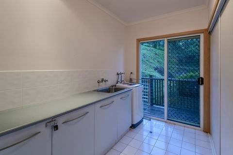 Bella Vista On Nara Pets Welcome - Travel Search 19