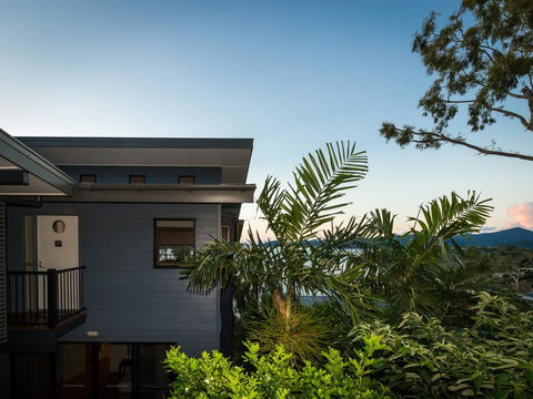 Shorelines - Tourism Guide 25