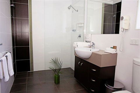 Drovers Motor Inn - Tourism Guide 3