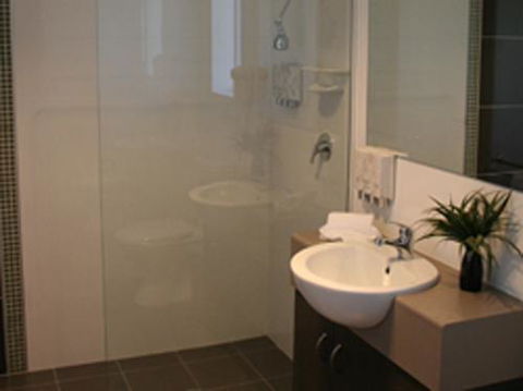 Drovers Motor Inn - Tourism Guide 4