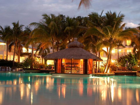 Palm Cove Paradise - Couples Spa Beach Getaway - Travel Search 16