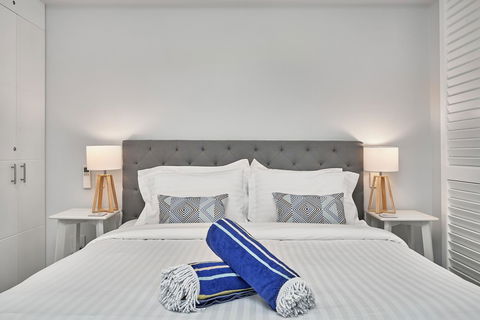 Palm Cove Paradise - Couples Spa Beach Getaway - Travel Search 6