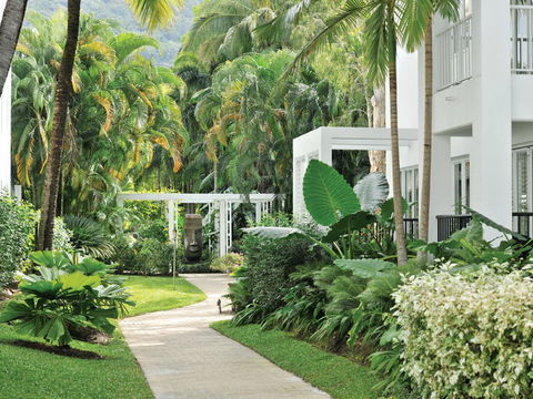 Palm Cove Paradise - Couples Spa Beach Getaway - Travel Search 19