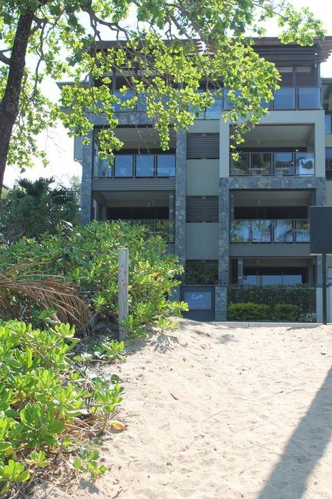 Sea Point On Trinity Beach - Travel Search 5