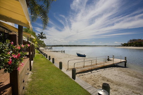 Skippers Cove Waterfront Resort - Travel Search 2
