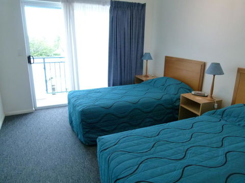 Madison Ocean Breeze Apartments - Travel Search 30