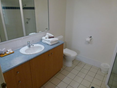Madison Ocean Breeze Apartments - Travel Search 32