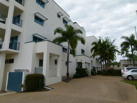 Madison Ocean Breeze Apartments - Travel Search 8