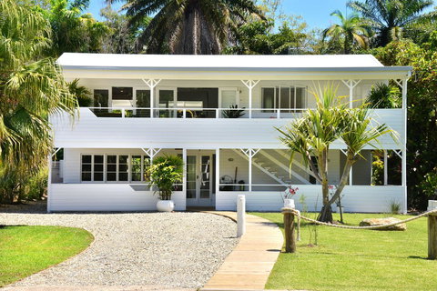 Jamaica Beach House - Travel Search 16