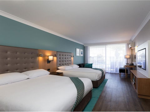 Sea World Resort - Travel Search 1