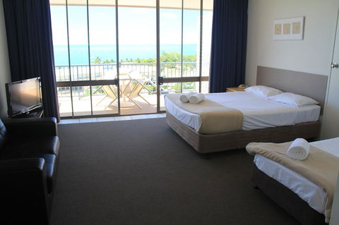 Ocean Views At Whitsunday Terraces Resort - Tourism Guide 11