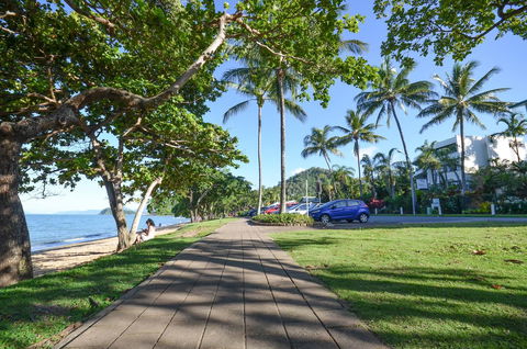 Roydon Beachfront Apartments - Travel Search 27