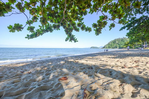 Roydon Beachfront Apartments - Travel Search 29