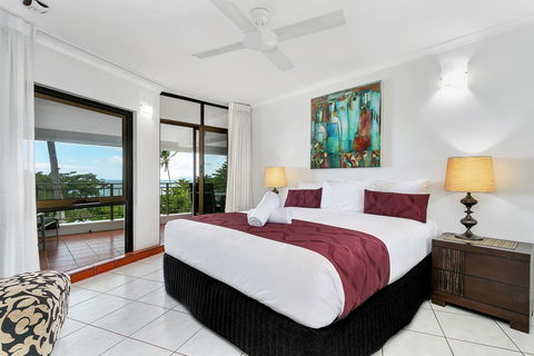 Roydon Beachfront Apartments - Travel Search 22