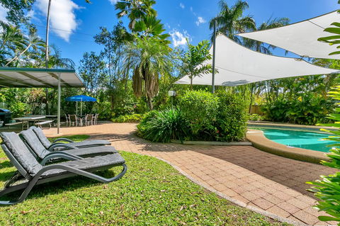 Roydon Beachfront Apartments - Travel Search 13
