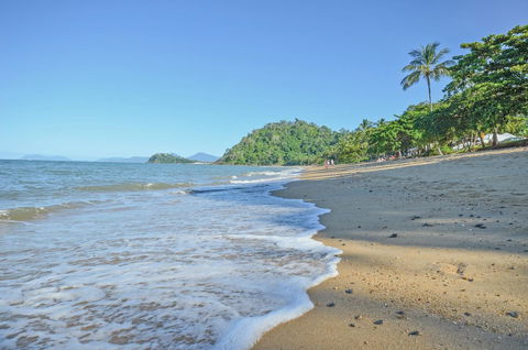 Roydon Beachfront Apartments - Travel Search 8