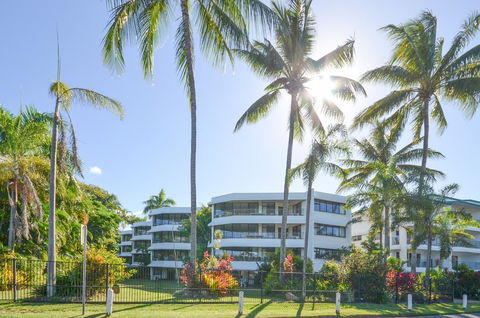 Roydon Beachfront Apartments - Travel Search 28