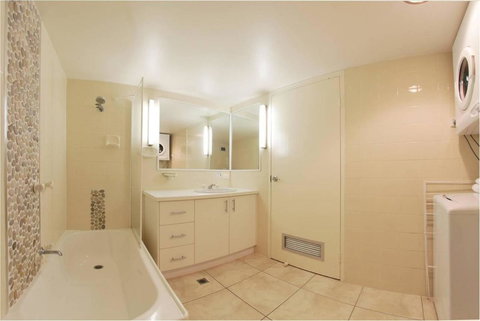 Headland Tropicana Resort - Travel Agents 18