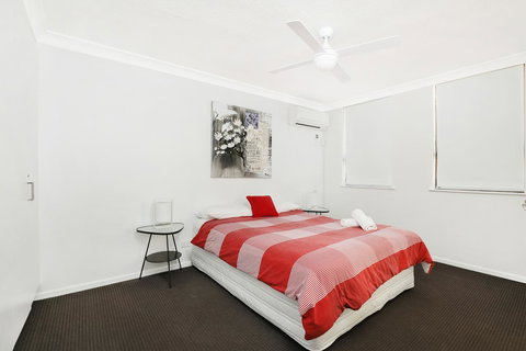 Headland Tropicana Resort - Travel Agents 10