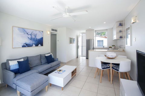 Maison Noosa - Travel Search 26