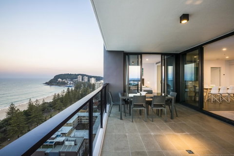 Boardwalk Burleigh Beach - Official - Tourism Guide 9