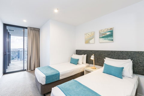 Boardwalk Burleigh Beach - Official - Tourism Guide 10
