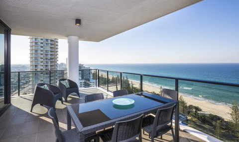Boardwalk Burleigh Beach - Official - Tourism Guide 12