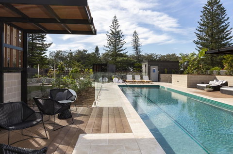 Boardwalk Burleigh Beach - Official - Tourism Guide 15